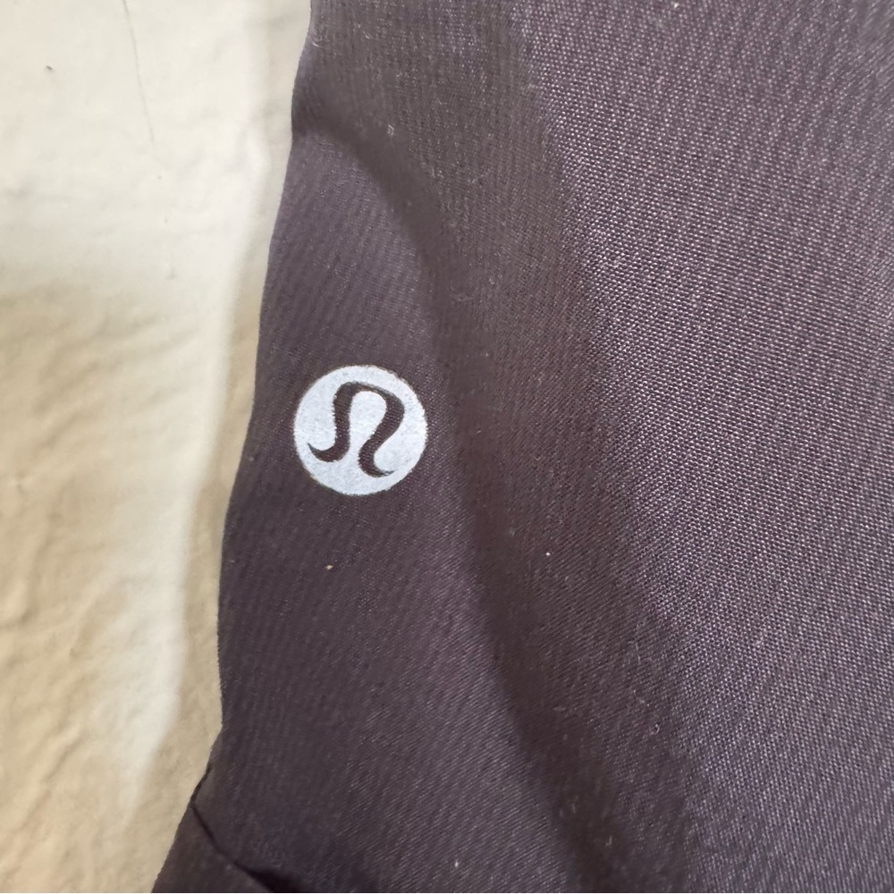 Lululemon Spring Break Away Black Shorts Size 8 - Picture 7 of 8